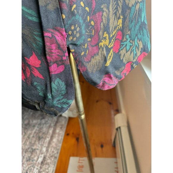 Vintage Jones New York Dark Floral Blouse - Picture 5 of 6